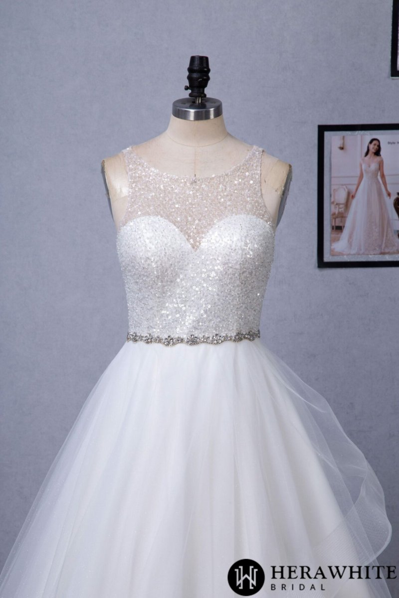 Robe de bal à corsage perlé avec jupe en tulle et volants brillants – Image 8