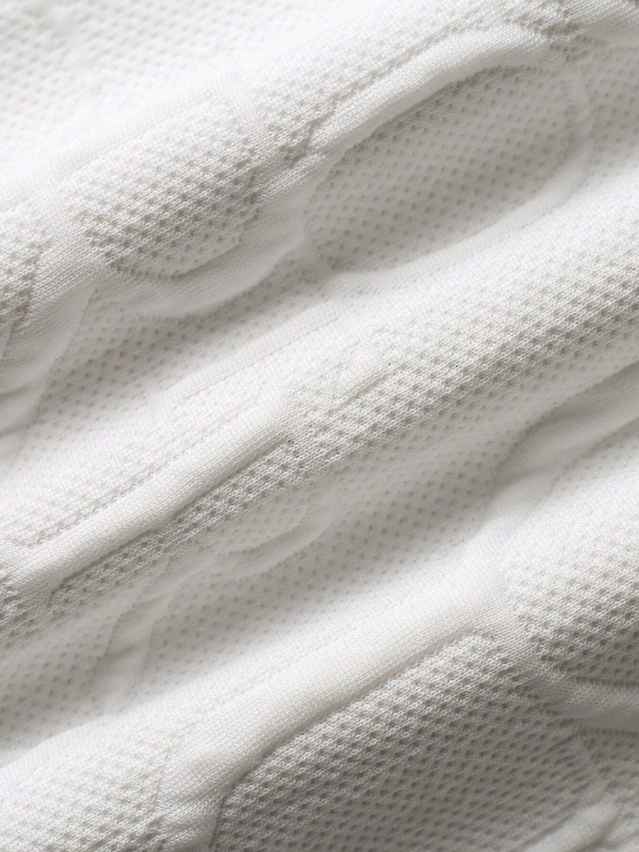 Ensemble Blanc deux pièces comprenant un T-shirt à manches courtes décontracté à bordure de couleur contrastée tricotée et un short pour le printemps et l’été – Image 7