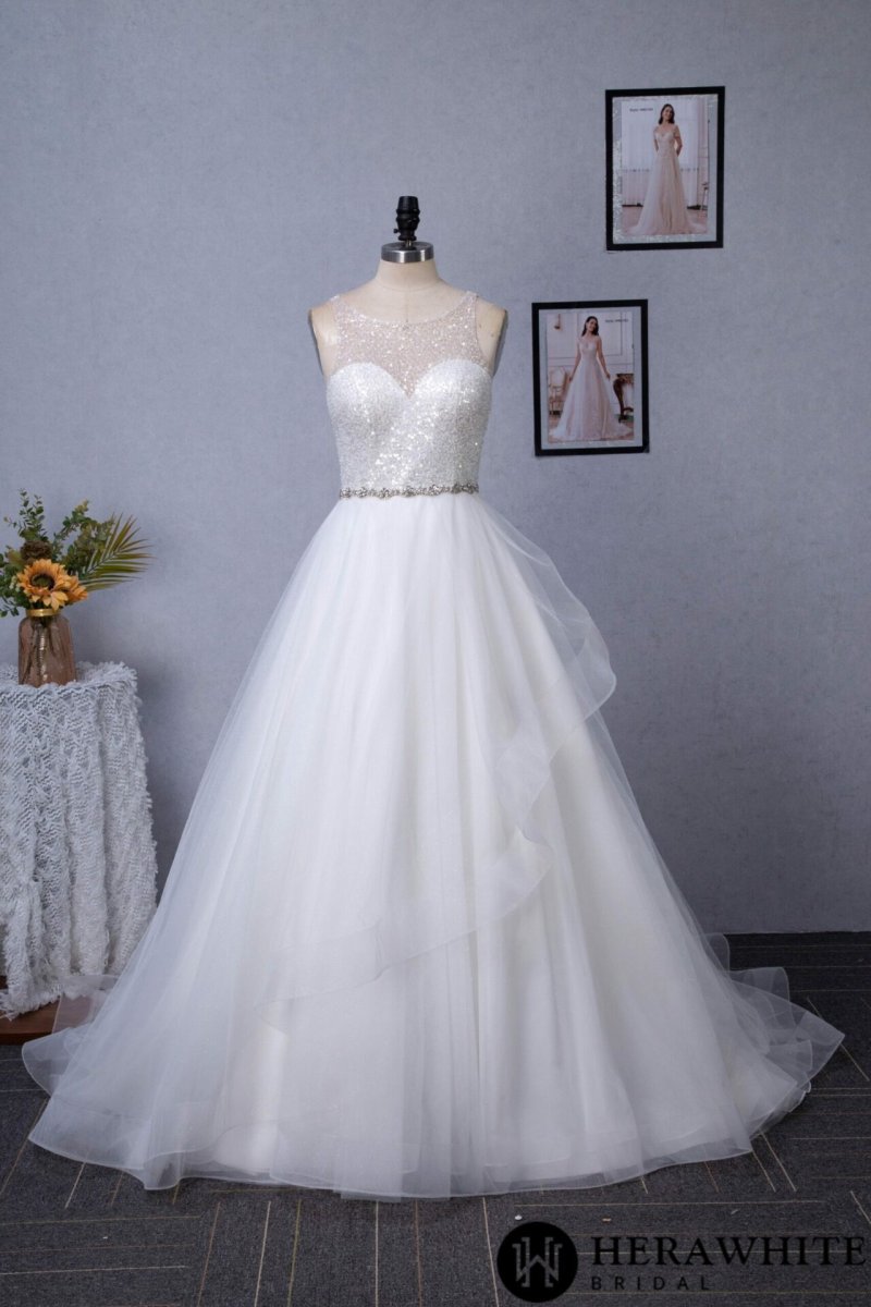 Robe de bal à corsage perlé avec jupe en tulle et volants brillants – Image 7