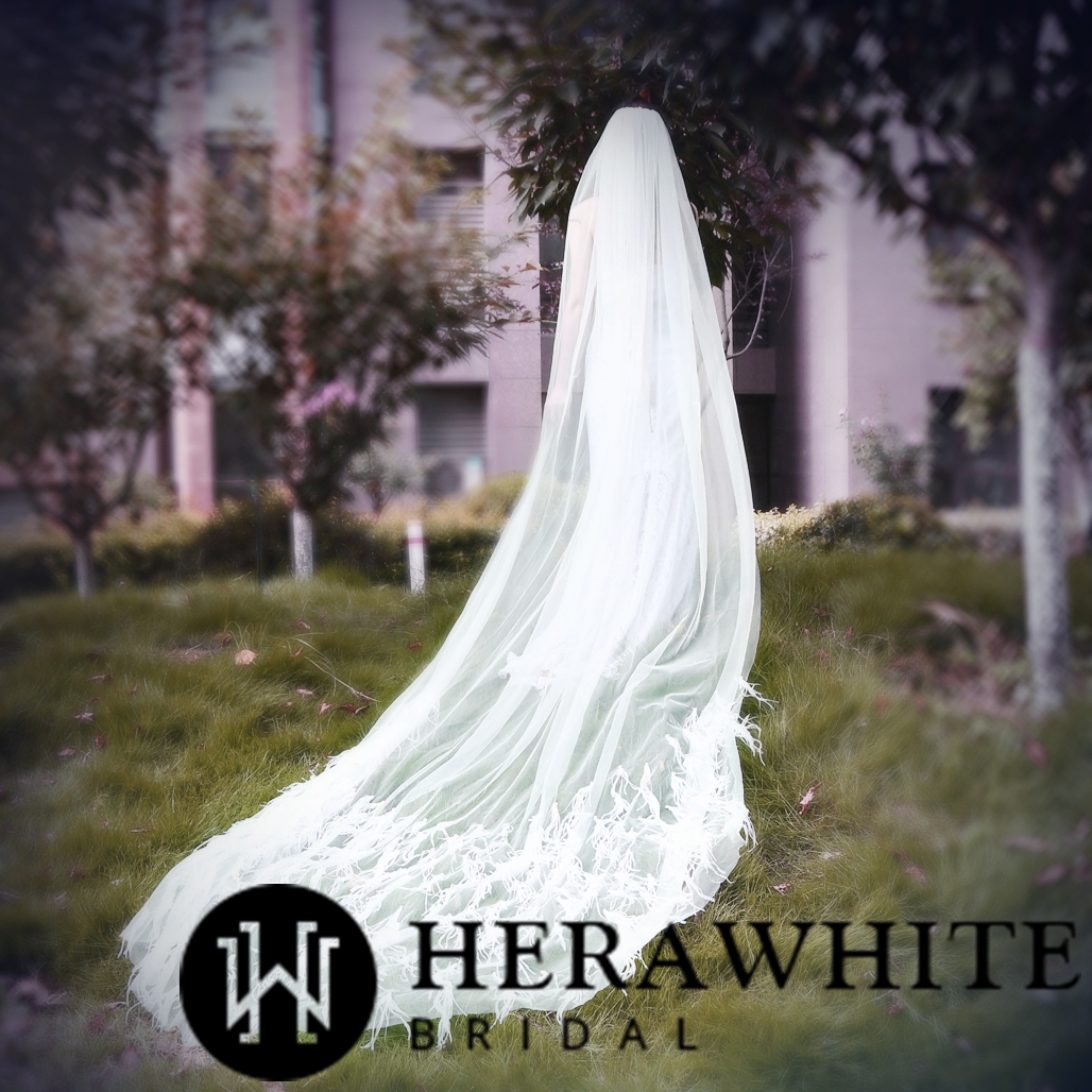 Voile de Mariée Long à Plumes – Image 4