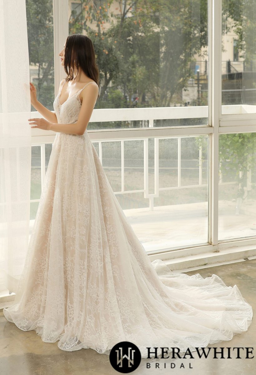 Robe de mariée ligne A en dentelle perlée avec bretelles spaghetti – Image 6