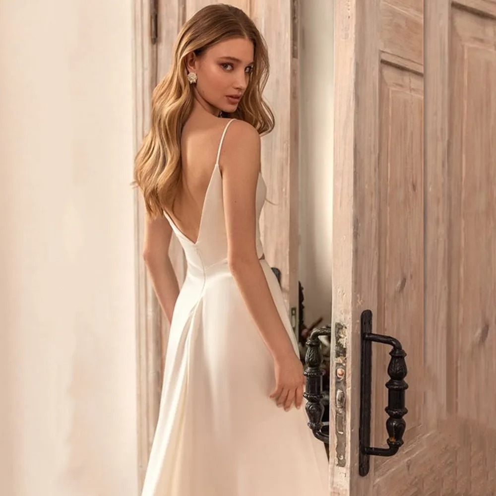 Robe De Mariée Simple Col V Blanche – Image 3