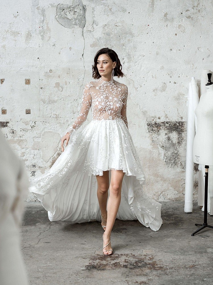 Robe De Mariée Courte Avec Traîne – Image 3