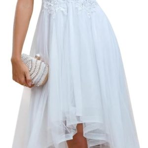 Robe de mariée col V plongeant avec motifs floraux