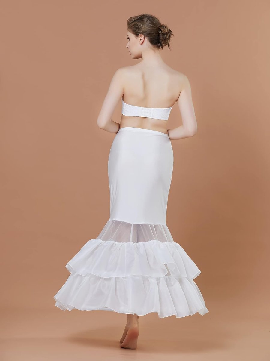 Robe de mariée ajustée à bretelles spaghetti avec perlage – Image 5