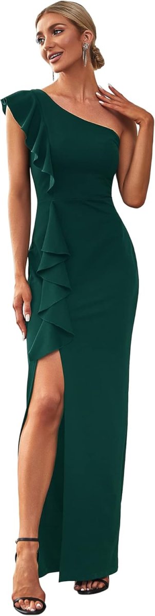 Robe de mariée en crêpe avec encolure bateau traîne et dos en perles dʼillusion