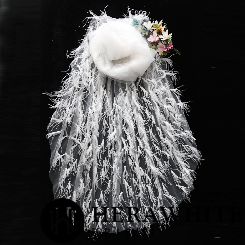 Voile de Mariée Long à Plumes – Image 5