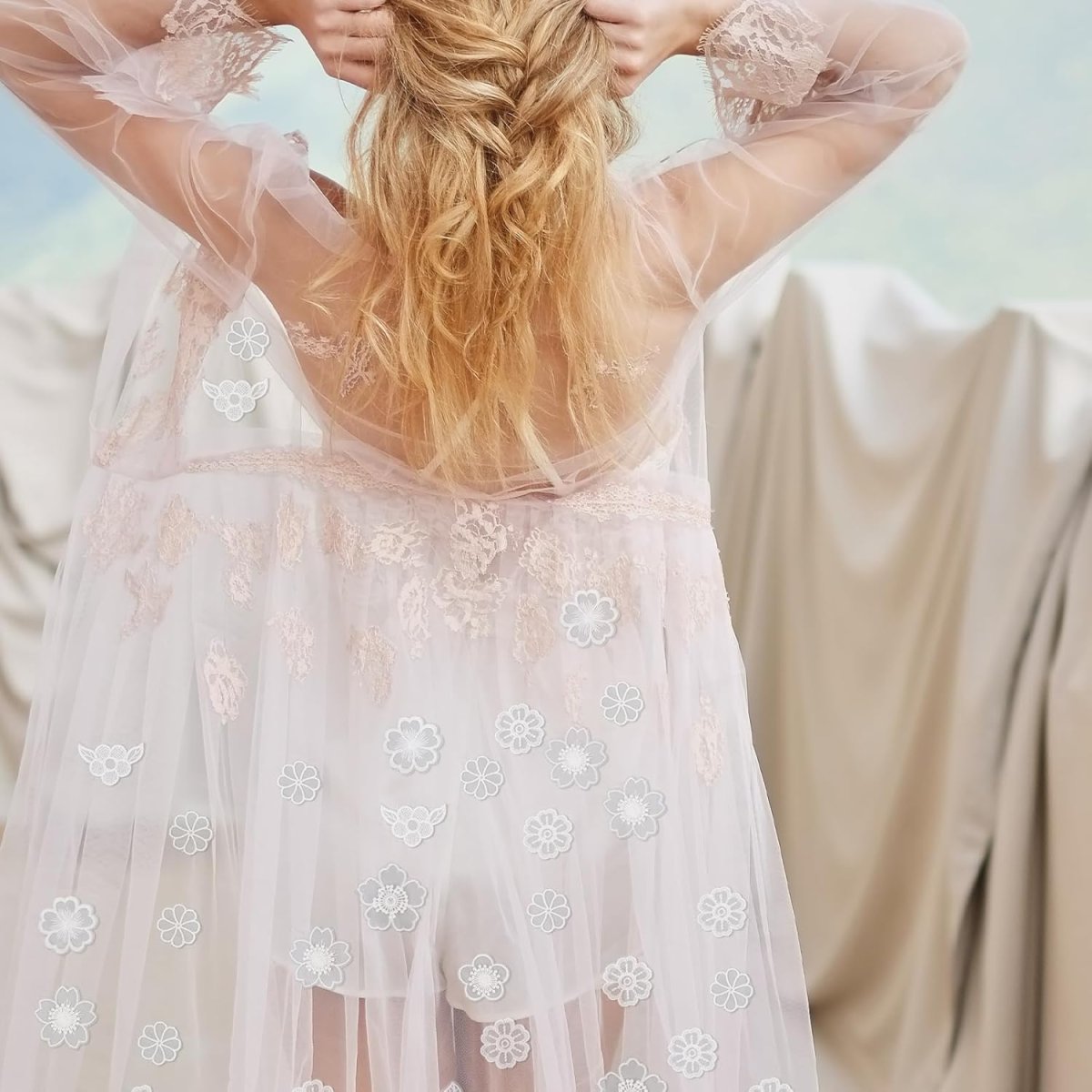 Robe de mariée princesse col en V et manches longues dentelle florale – Image 5