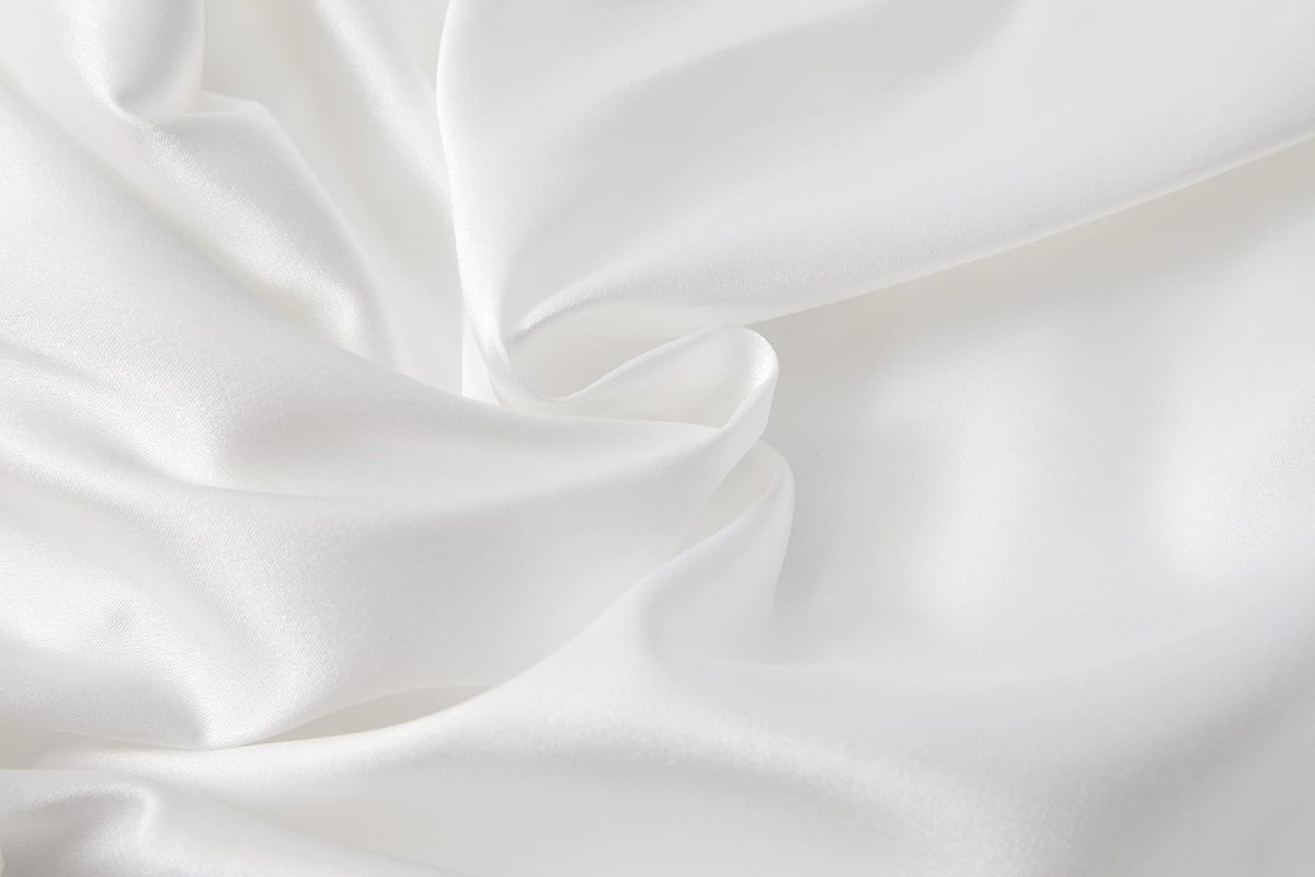 Robe De Mariée Drapée Croisée Et Brodée – Image 7