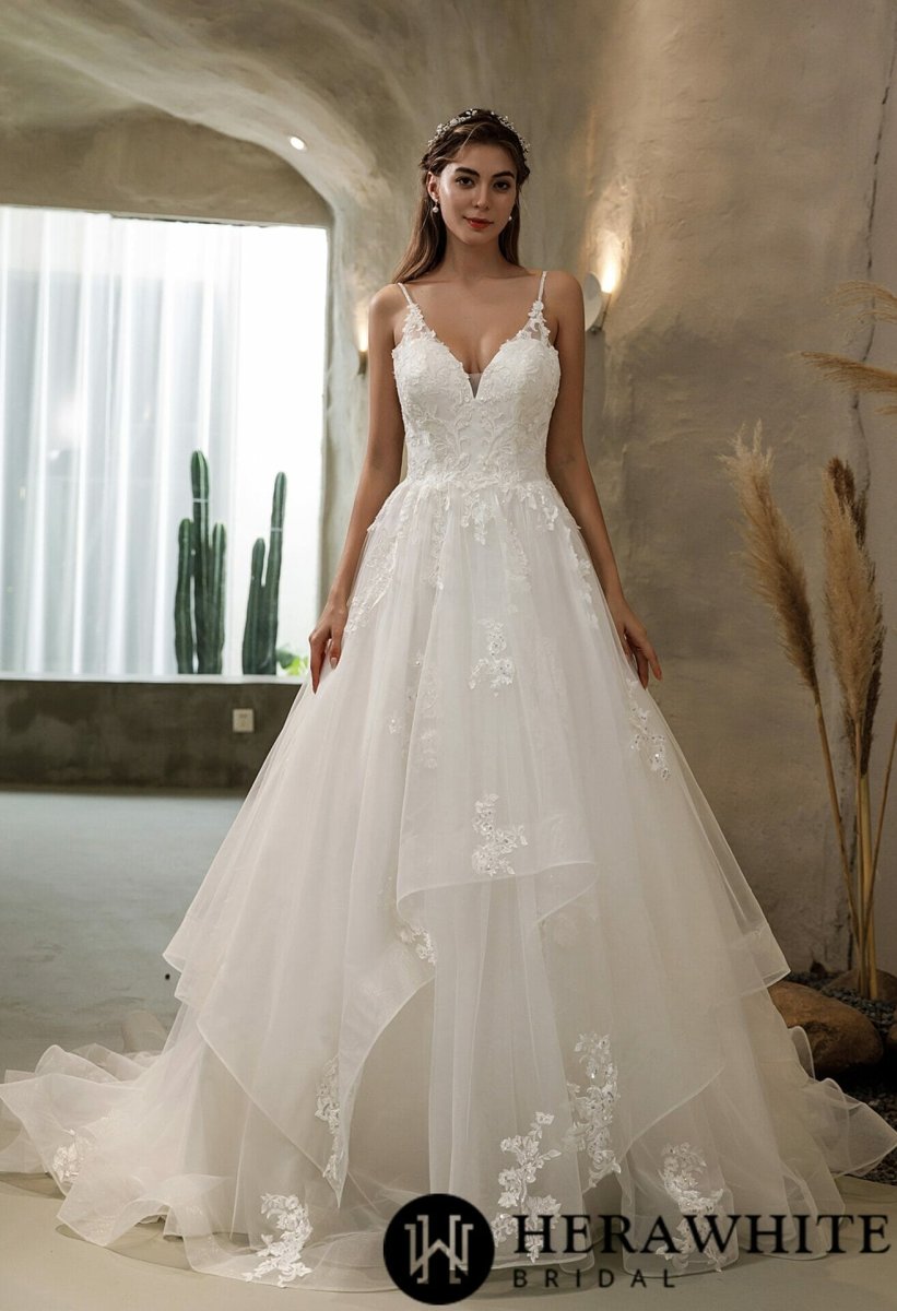 Robe de mariée princesse à sequins dentelle florale et volants – Image 5