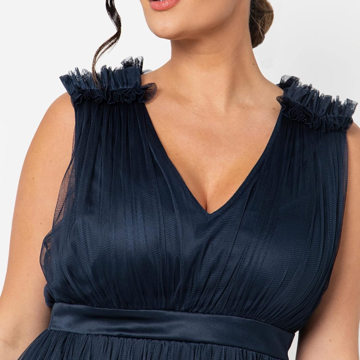 Robe De Mariée Princesse Col V Et Dos Nu – Image 6