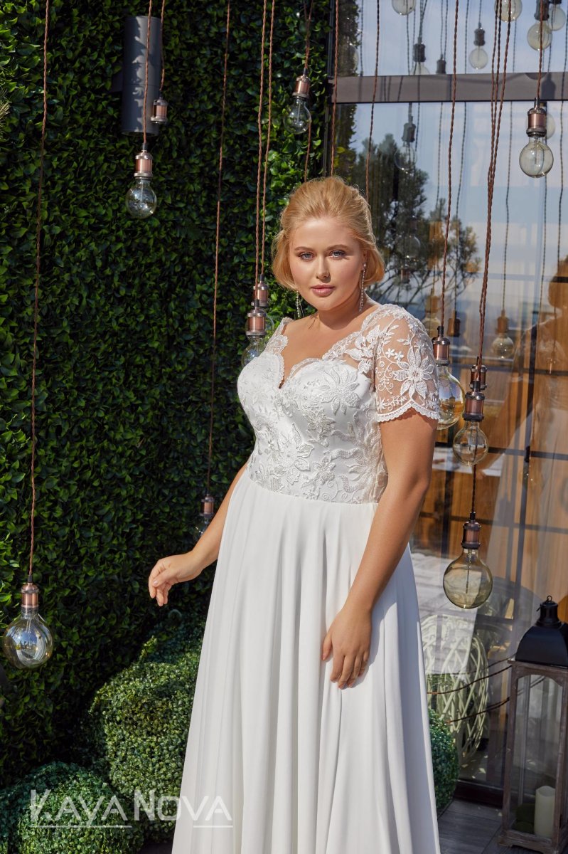 Robe De Mariée Fluide Femme Ronde – Image 4