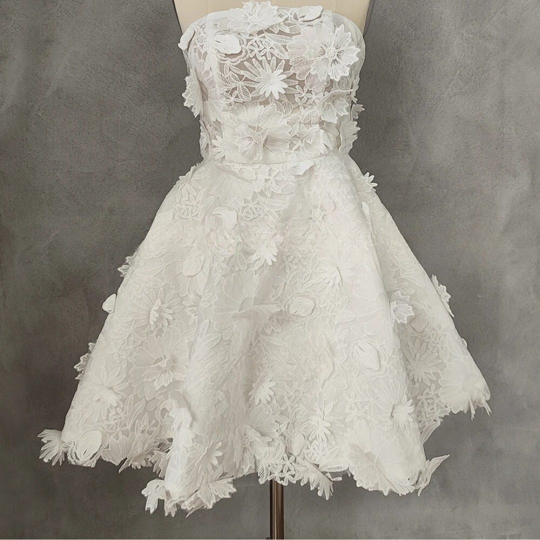Robe De Mariée Courte Dentelle Florale Blanche – Image 4