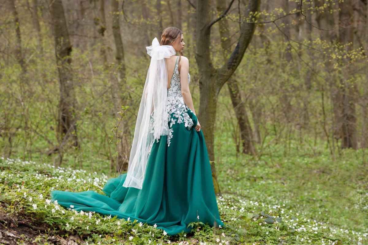 Robe De Mariée Blanche Et Verte – Image 3
