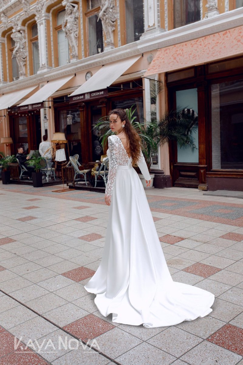 Robe De Mariée Asymétrique – Image 3