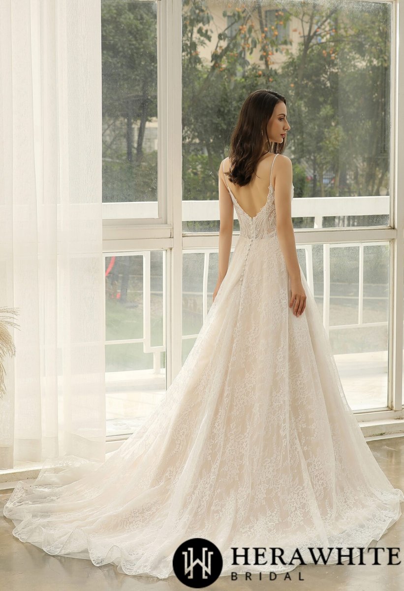 Robe de mariée ligne A en dentelle perlée avec bretelles spaghetti – Image 8