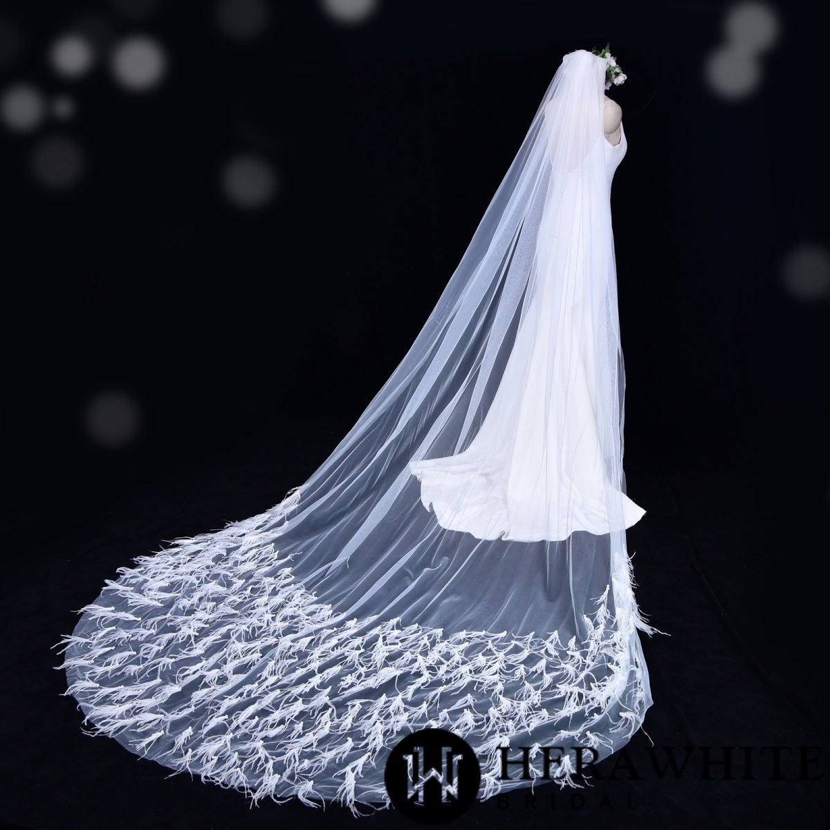 Voile de Mariée Long à Plumes – Image 3