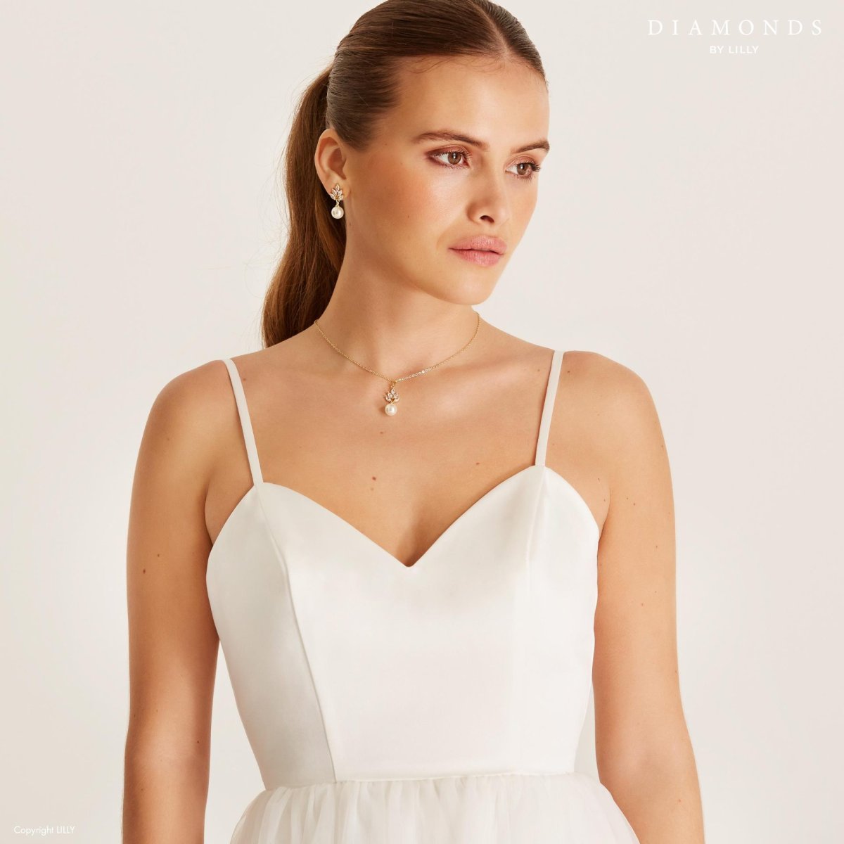 Robe De Mariée Courte Avec Tulle Blanche – Image 4