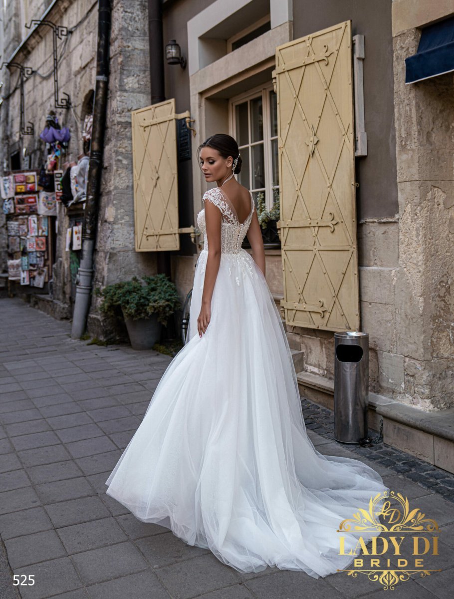 Robe De Mariée A Paillette Et Dentelle Florale – Image 3