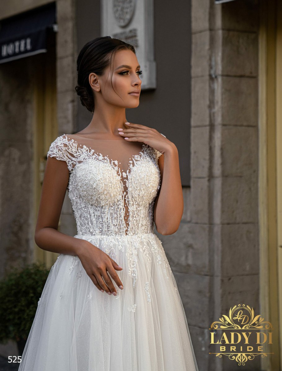 Robe De Mariée A Paillette Et Dentelle Florale – Image 4